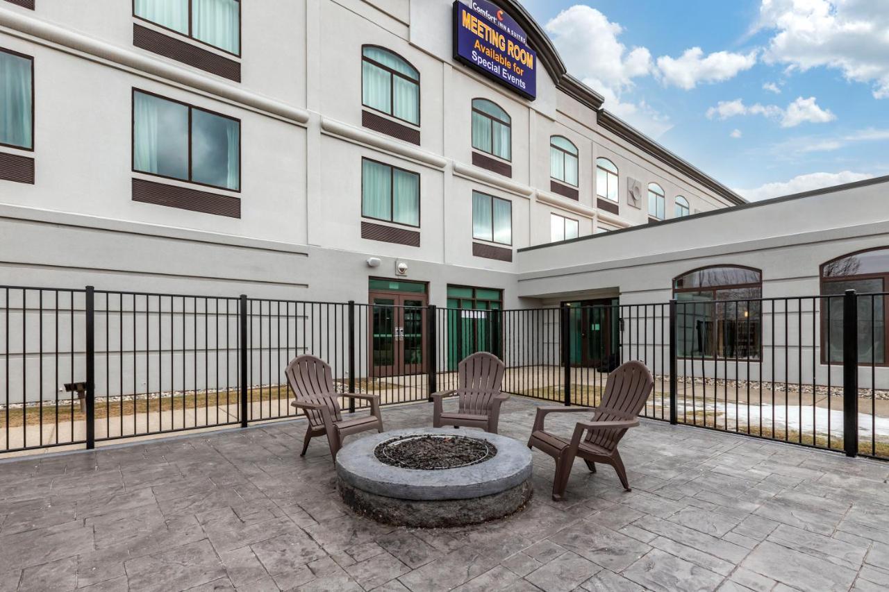 Comfort Inn & Suites Grand Blanc-Flint מראה חיצוני תמונה