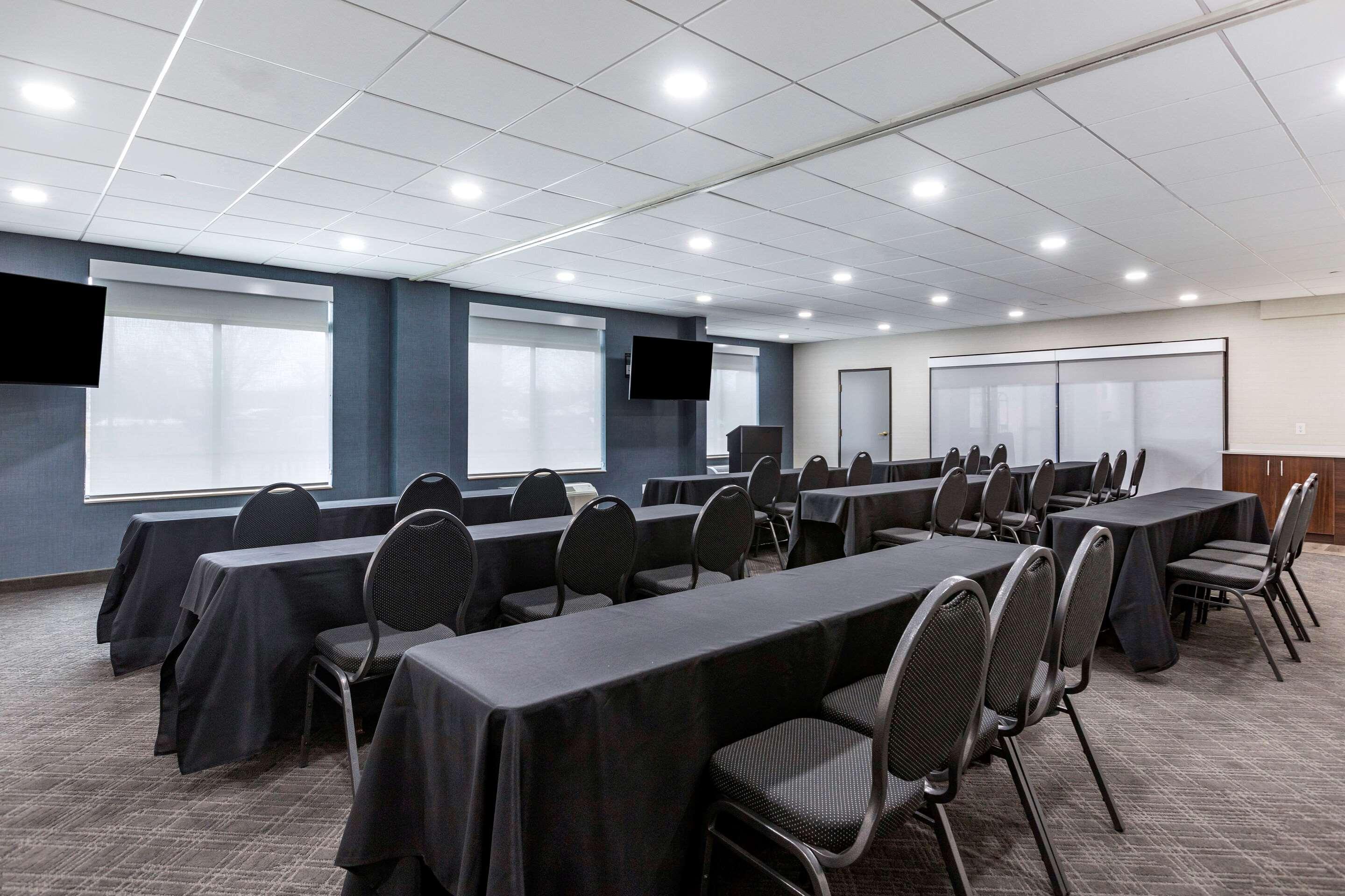 Comfort Inn & Suites Grand Blanc-Flint מראה חיצוני תמונה